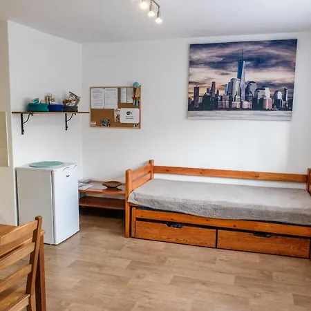 Alice Apartman *